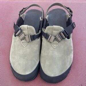 Bedrock mountain clogs
